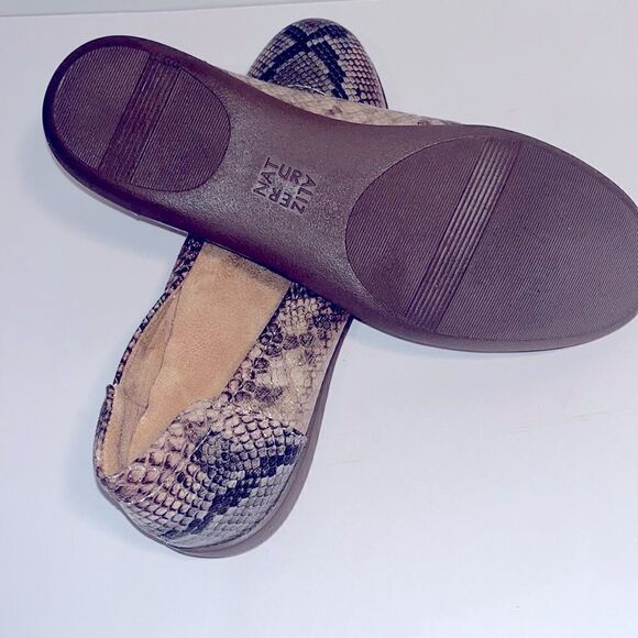 Naturalizer reptile print very comfortable ballet flats in excellent condition - Picture 4 of 4